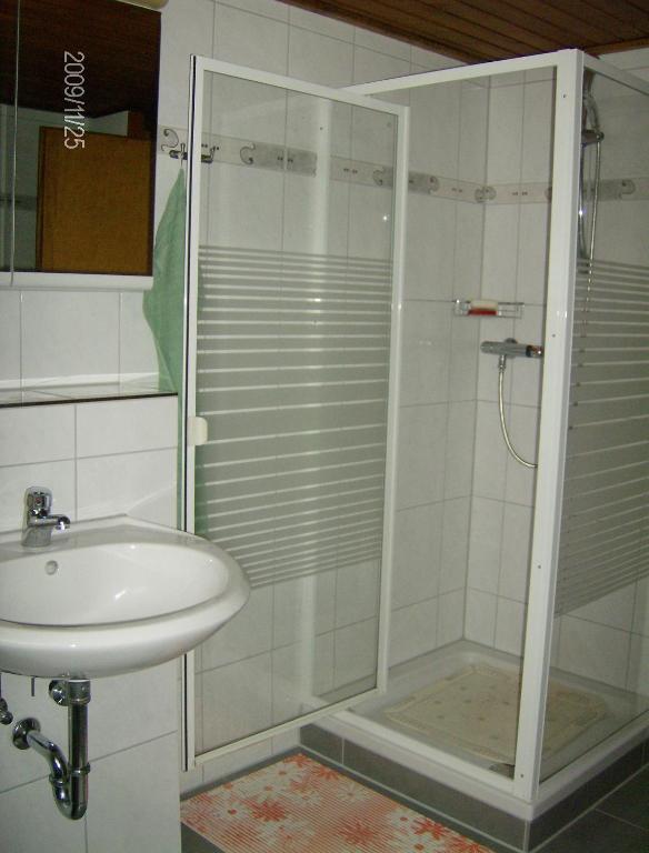 Gaestehaus Terrana Wathlingen Ruang foto