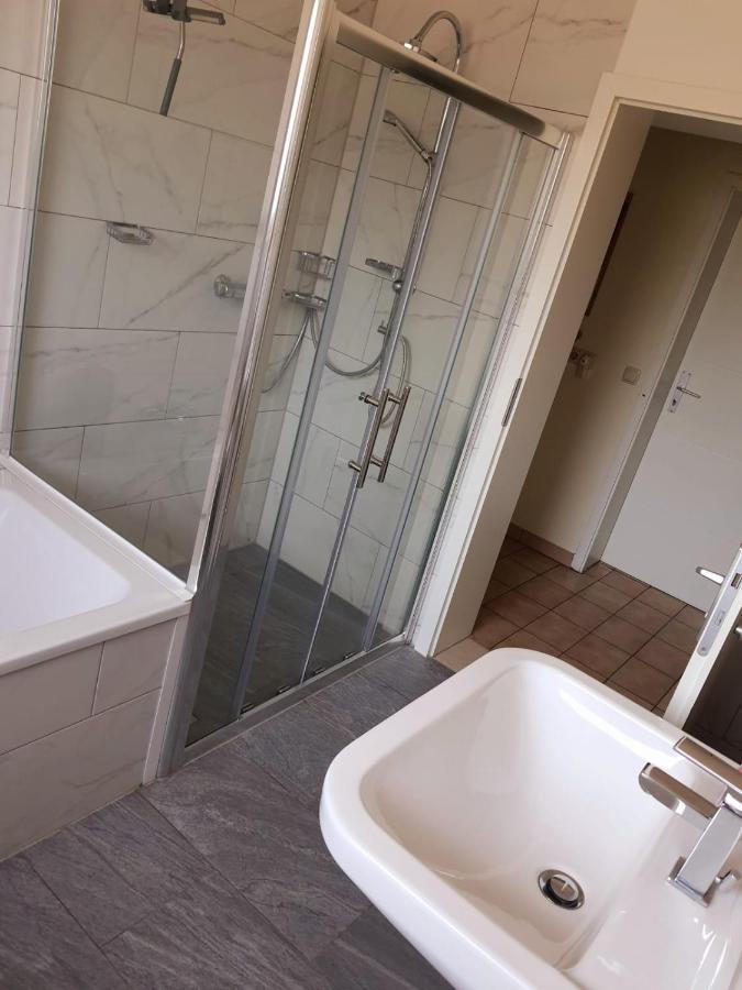 Gaestehaus Terrana Wathlingen Bagian luar foto