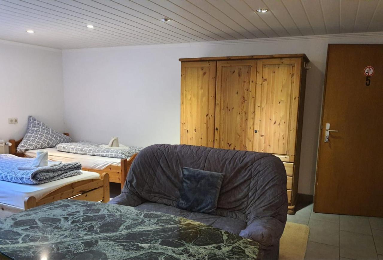 Gaestehaus Terrana Wathlingen Bagian luar foto